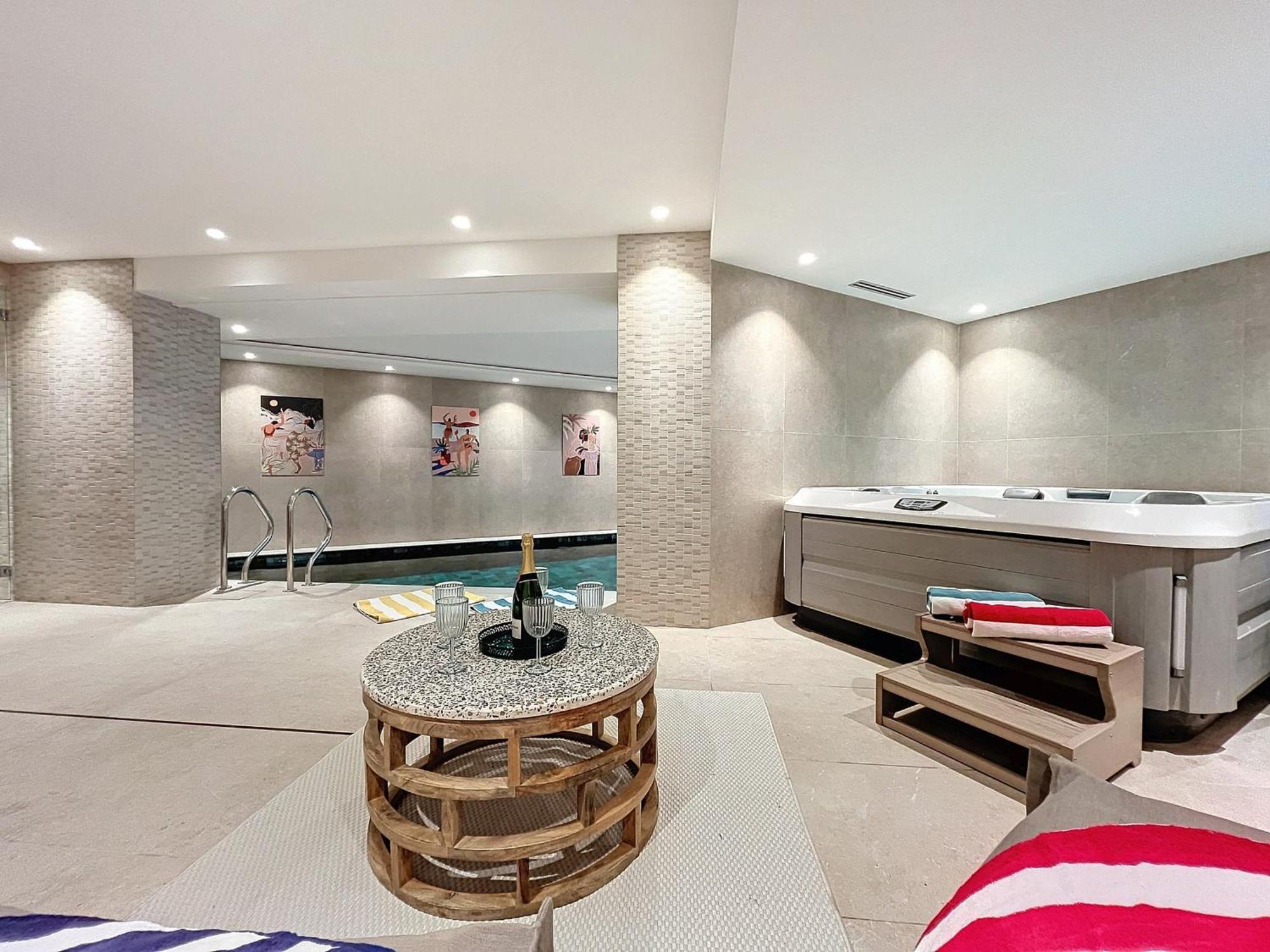 Chalet Meribel, 11 Pieces, 15 Personnes - Fr-1-688-79 المظهر الخارجي الصورة